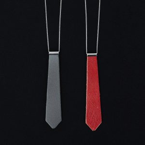 ”My Tie Necklace” av Kajsa Avila