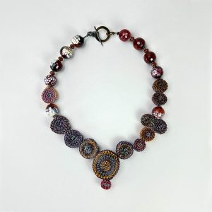 Collier av Pamela Wilson